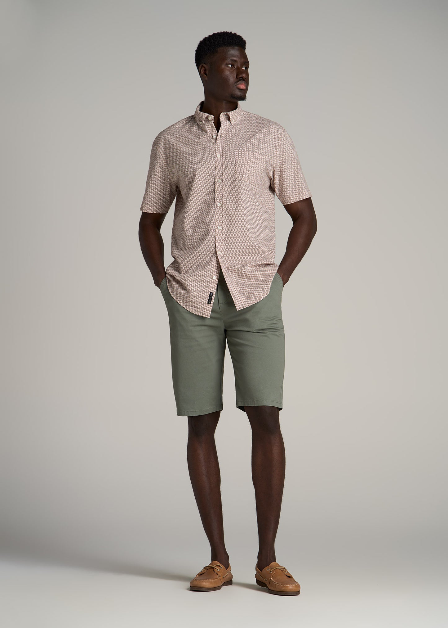 Chino Shorts for Tall Men in Wreath Green