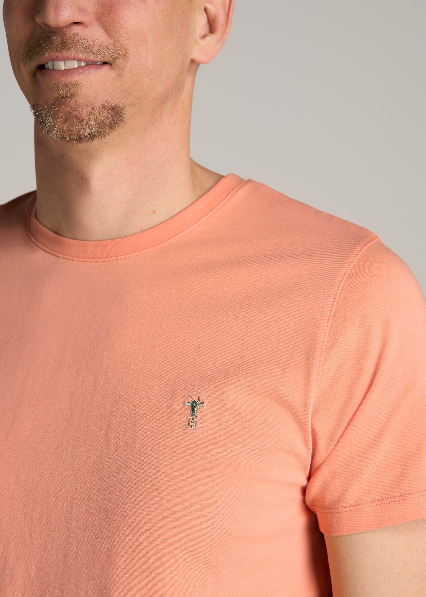 MODERN-FIT Embroidered Logo Crewneck T-Shirt for Tall Men in Apricot Crush