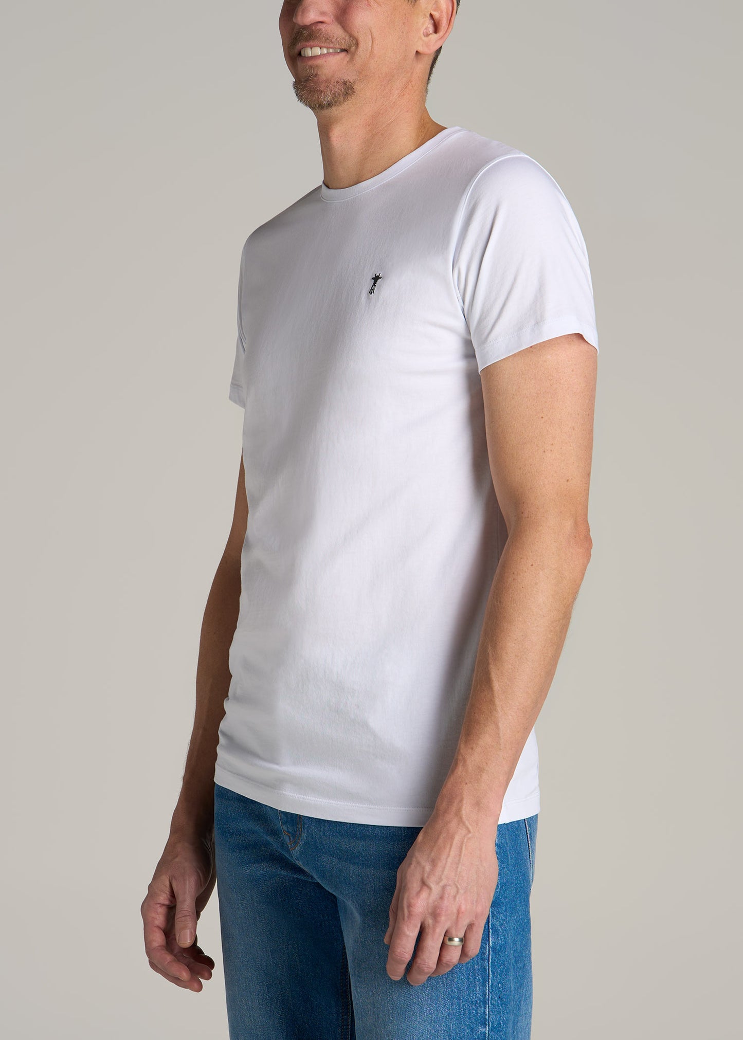 MODERN-FIT Embroidered Logo Crewneck T-Shirt for Tall Men in White