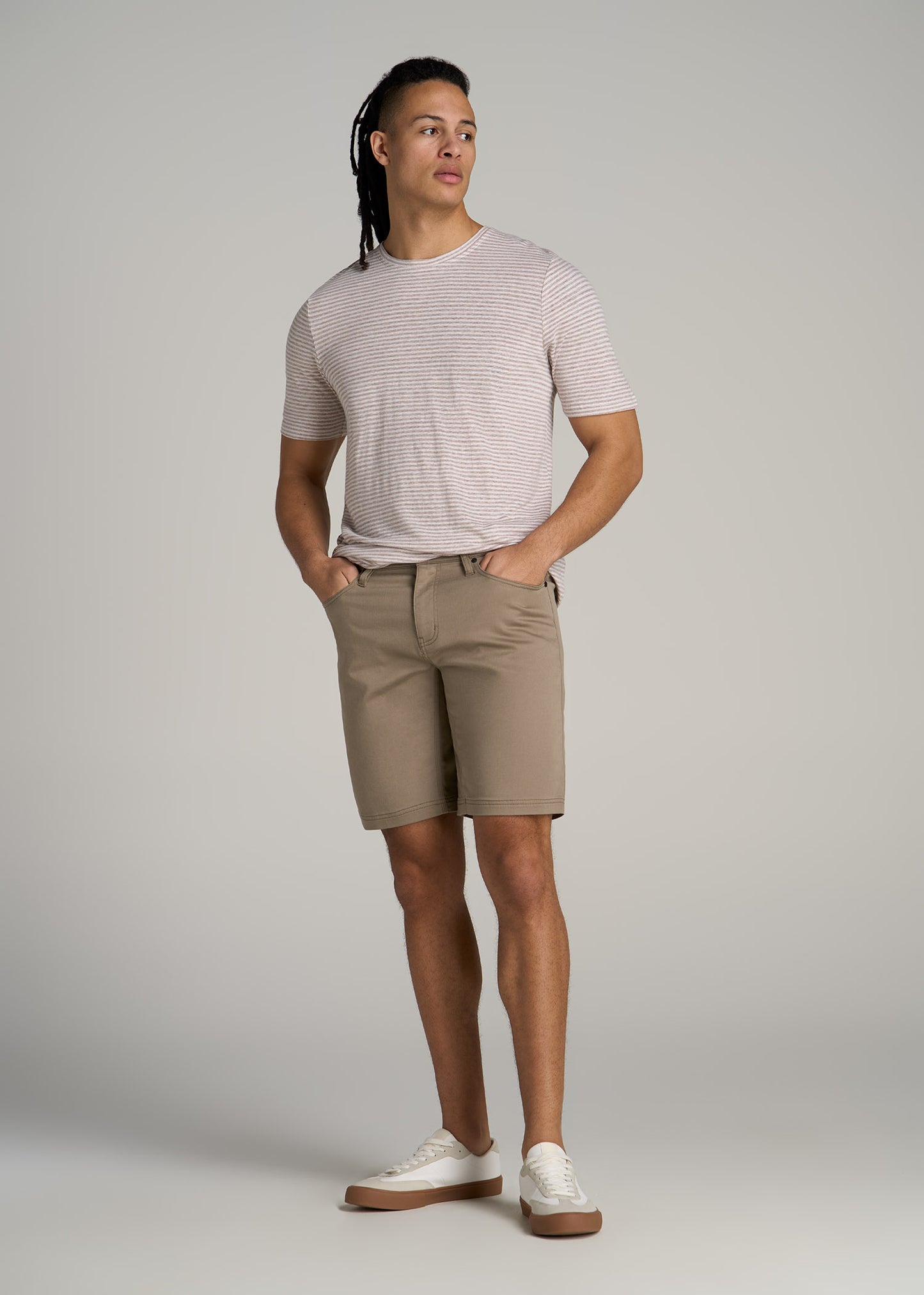 Everyday Comfort 5 Pocket Short for Tall Men in Dark Sand