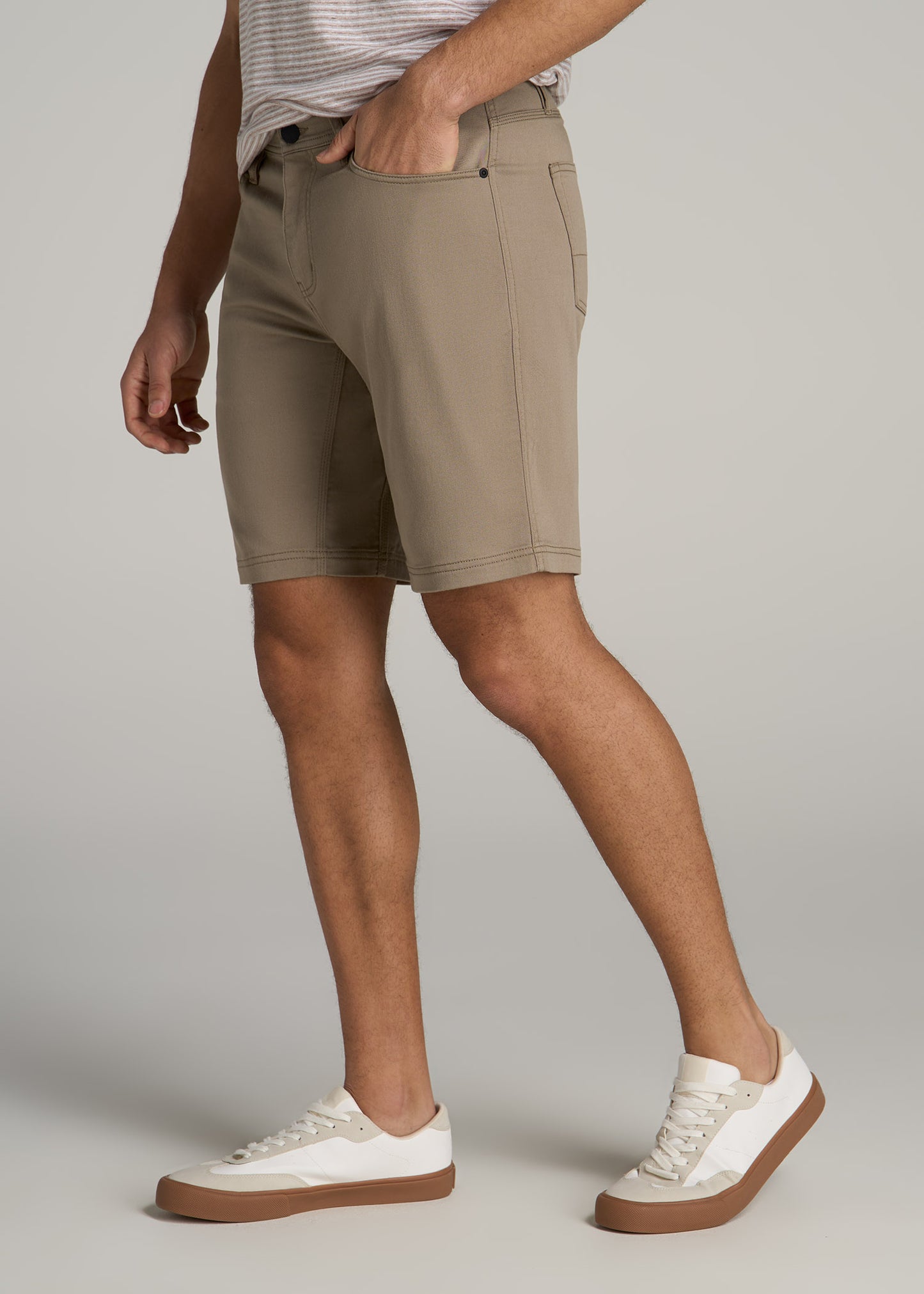 Everyday Comfort 5 Pocket Short for Tall Men in Dark Sand