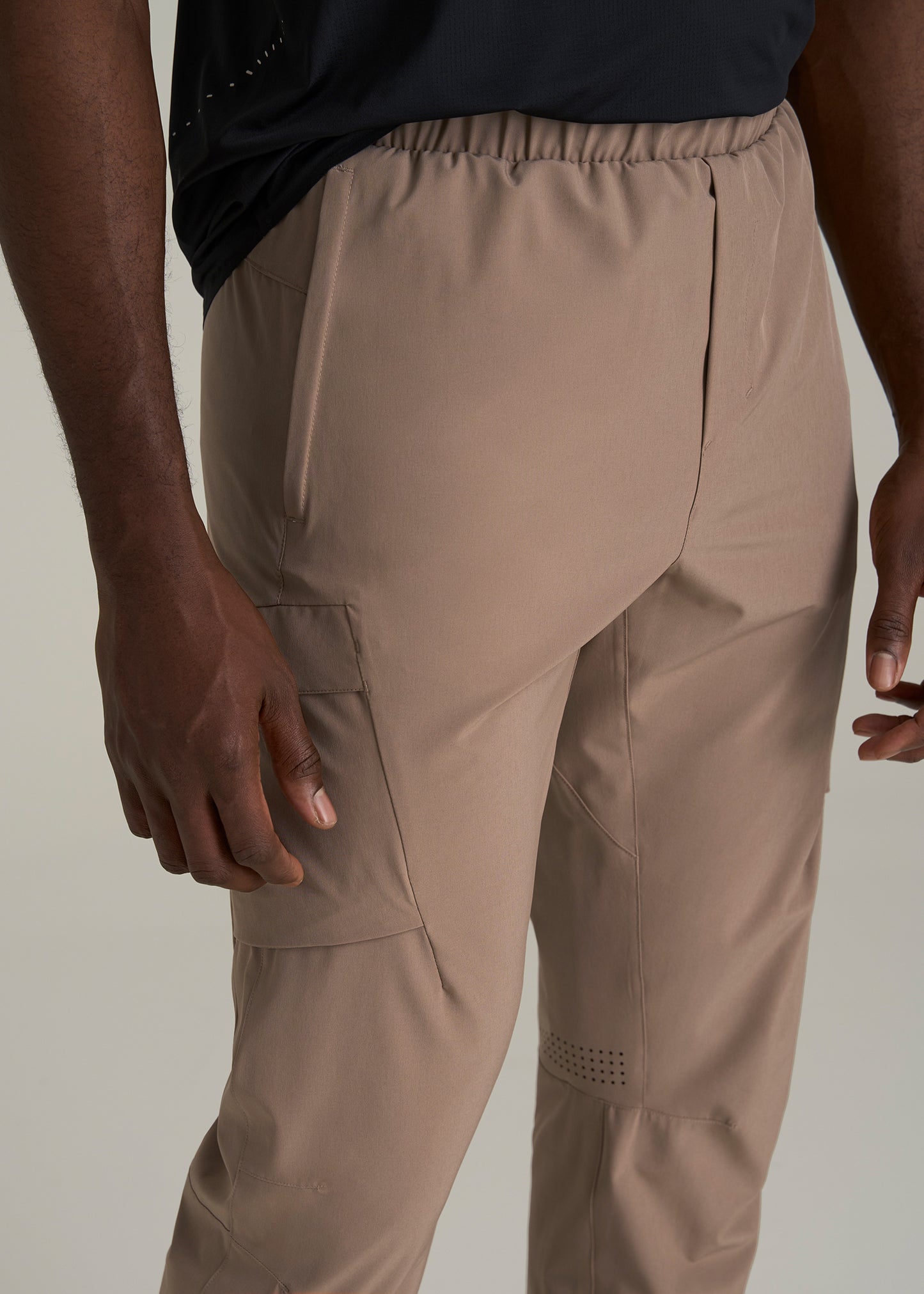 Featherweight Cargo Training Jogger for Tall Men in Dark Sand