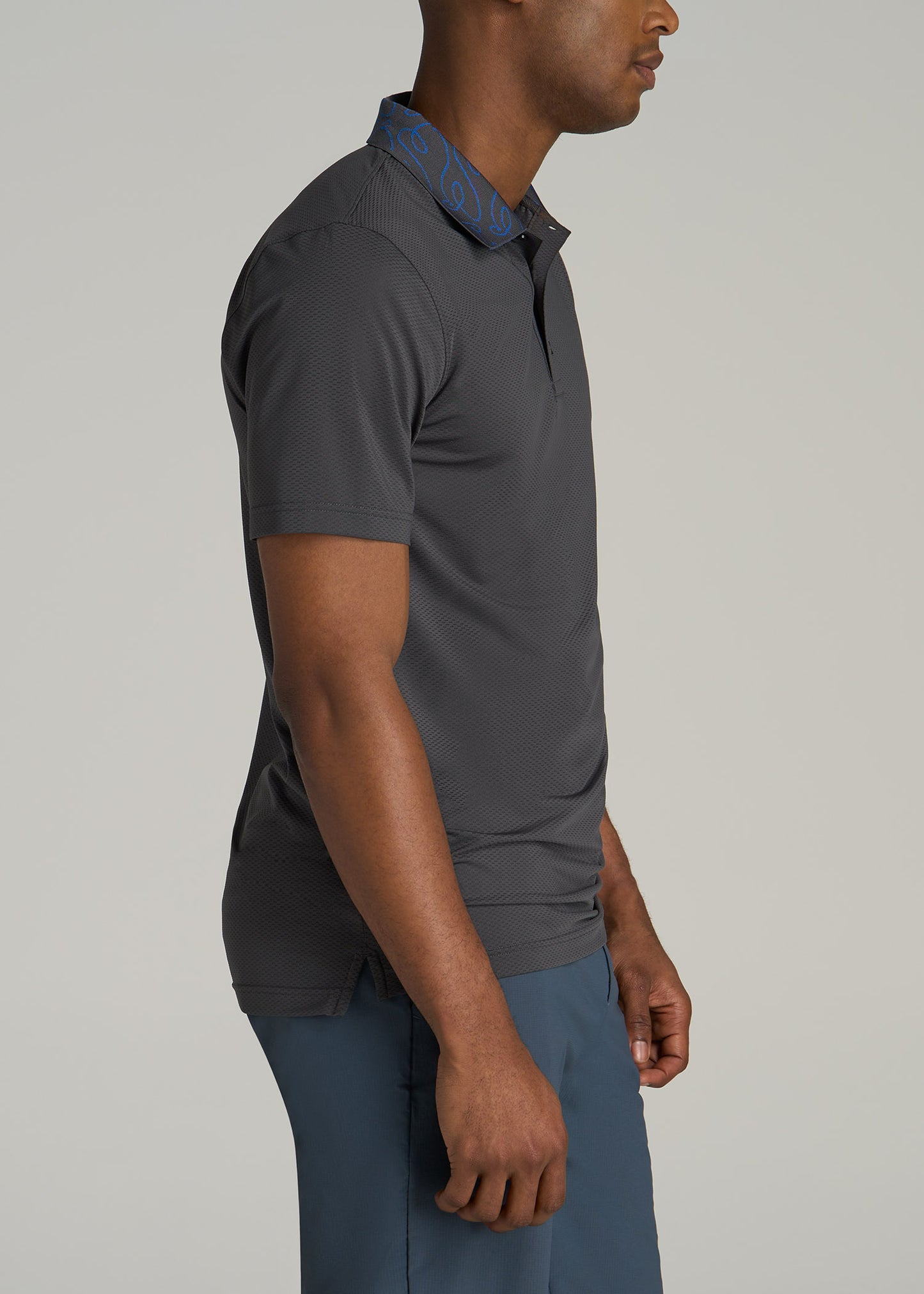 Jacquard Knit Collar Golf Polo Shirt for Tall Men in Steel Grey