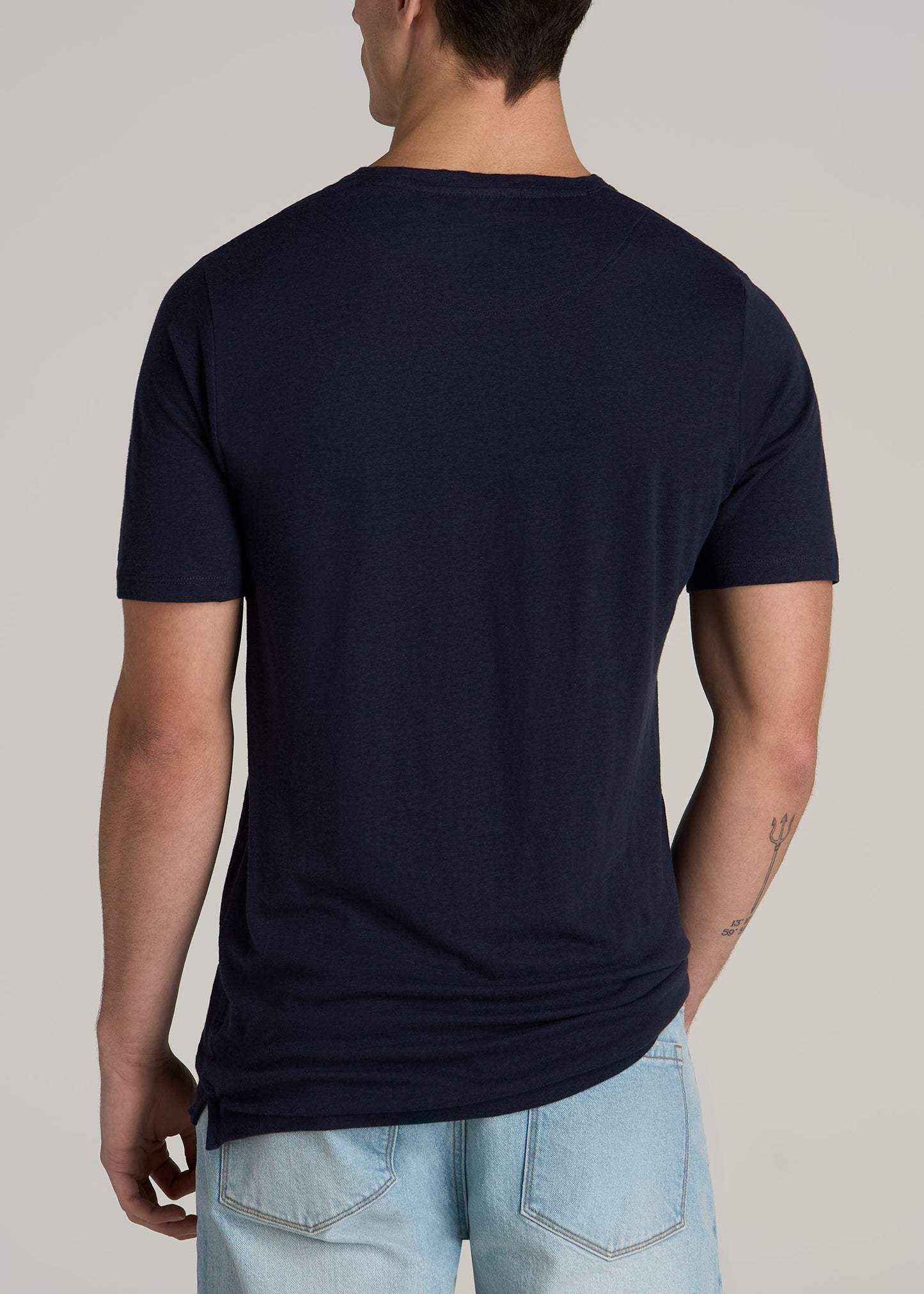 Linen Crewneck T-Shirt for Tall Men in Evening Blue