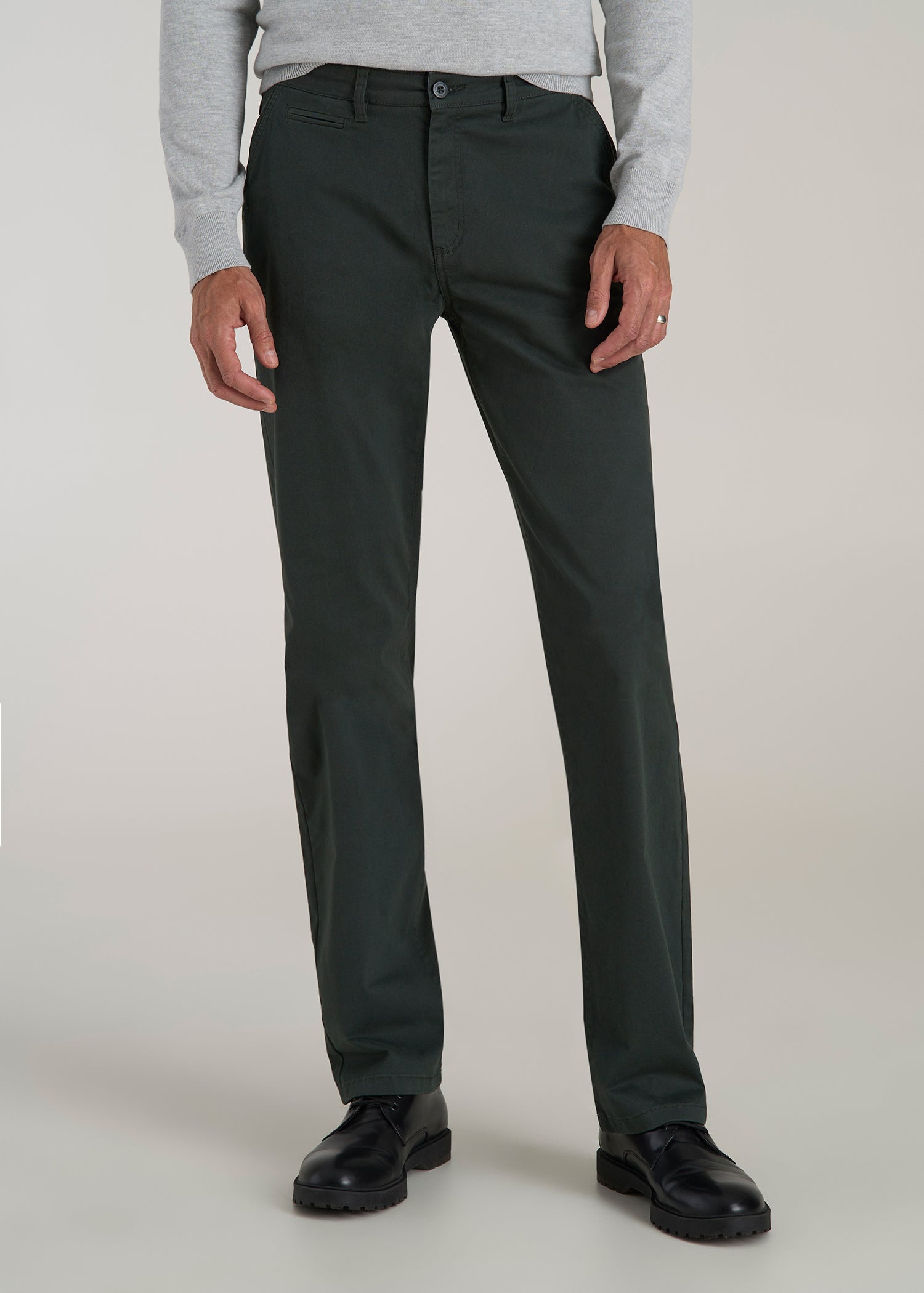 Men's Pants & Chinos: Loose Fit