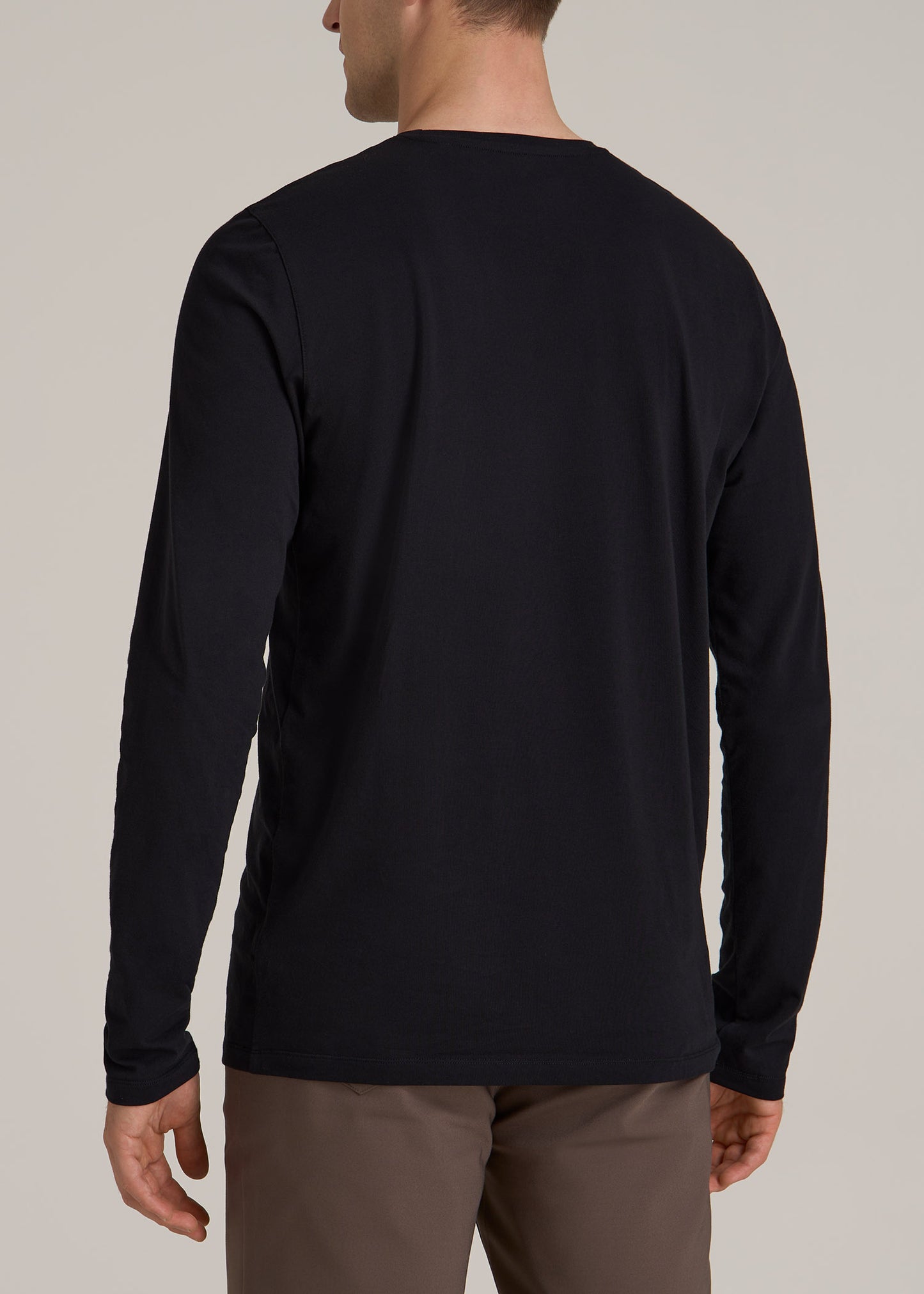 The Essential MODERN-FIT Crewneck Long Sleeve Tall Men's Tee in Black