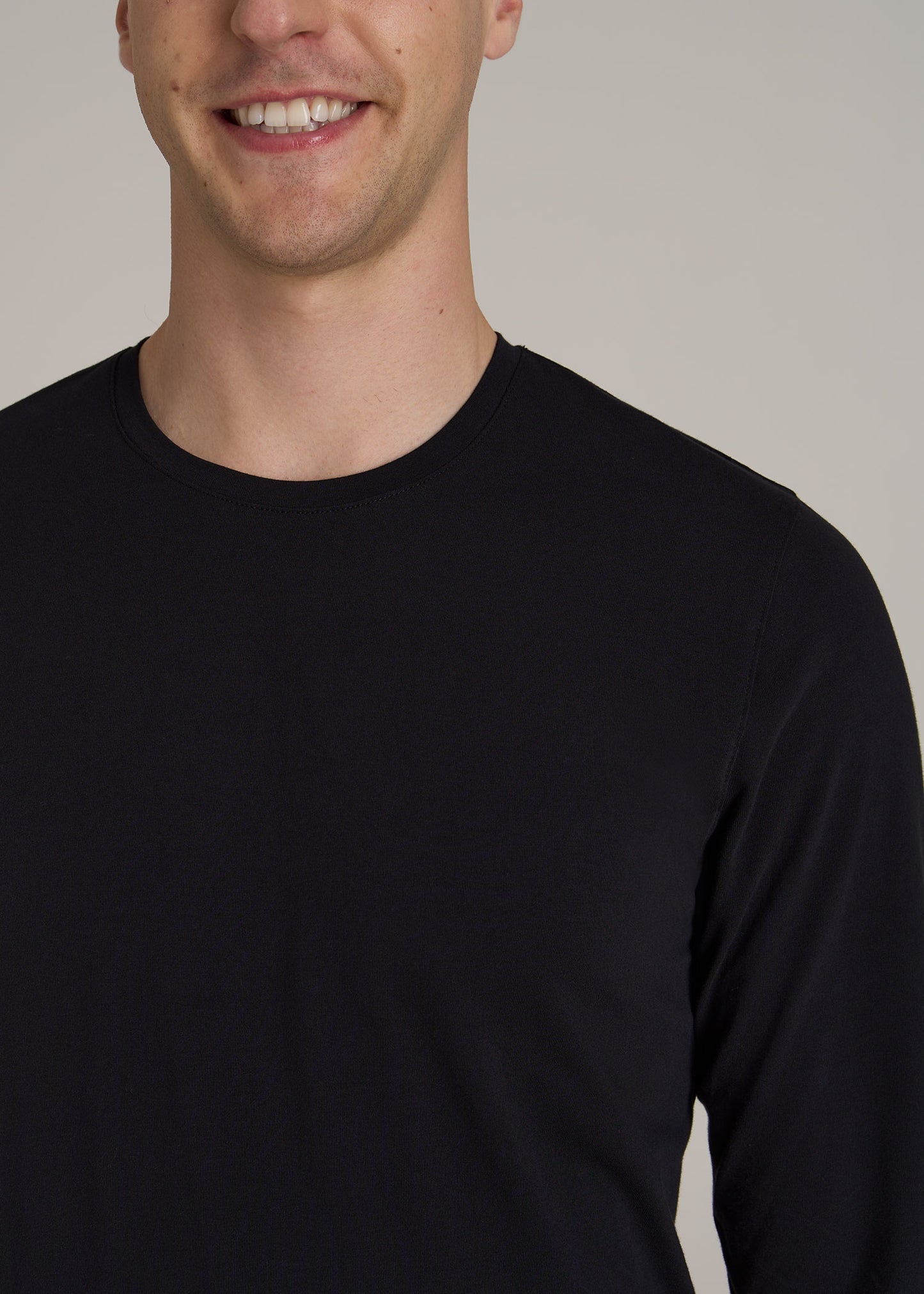 The Essential MODERN-FIT Crewneck Long Sleeve Tall Men's Tee in Black