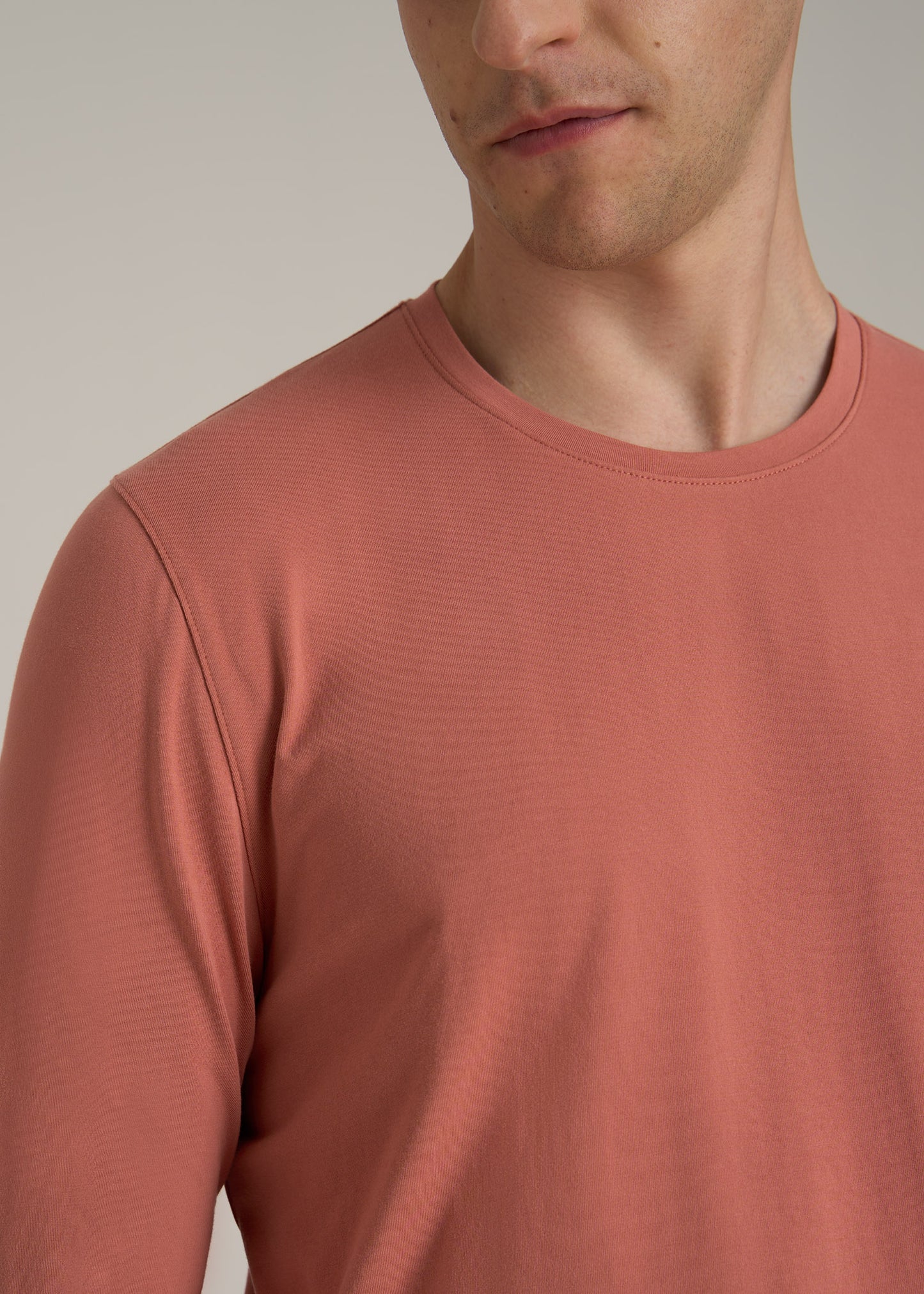 The Essential MODERN-FIT Crewneck Long Sleeve Tall Men's Tee in Persimmon