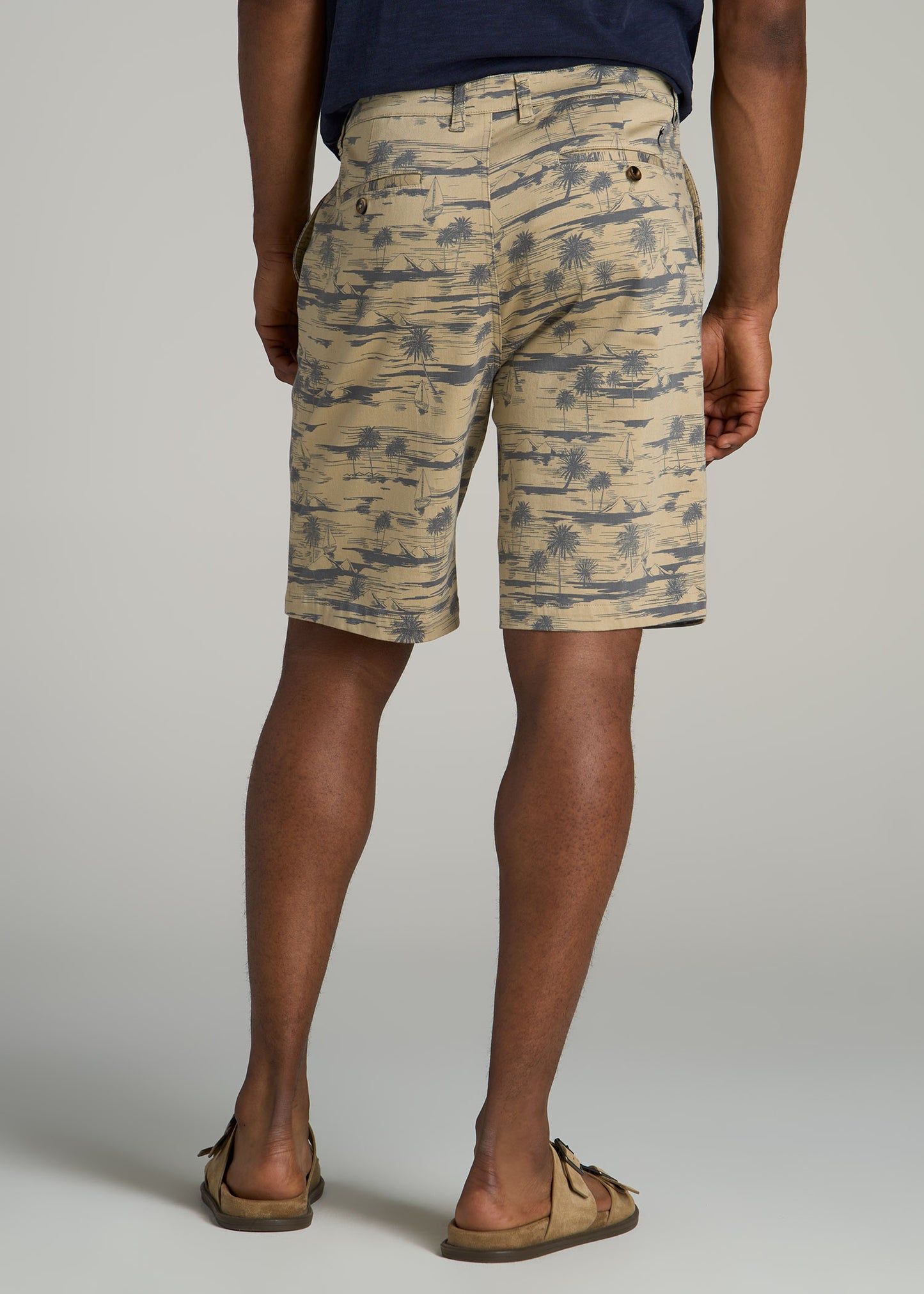 Printed Stretch Cotton Shorts for Tall Men in Grey Oceanic Print