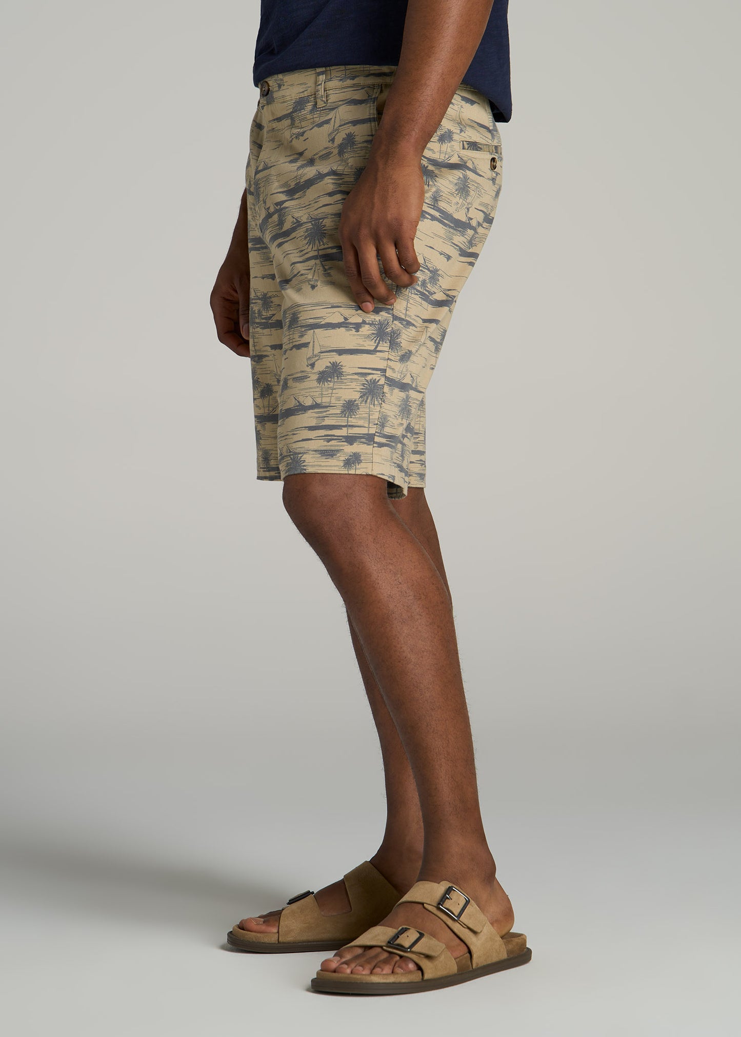 Printed Stretch Cotton Shorts for Tall Men in Grey Oceanic Print