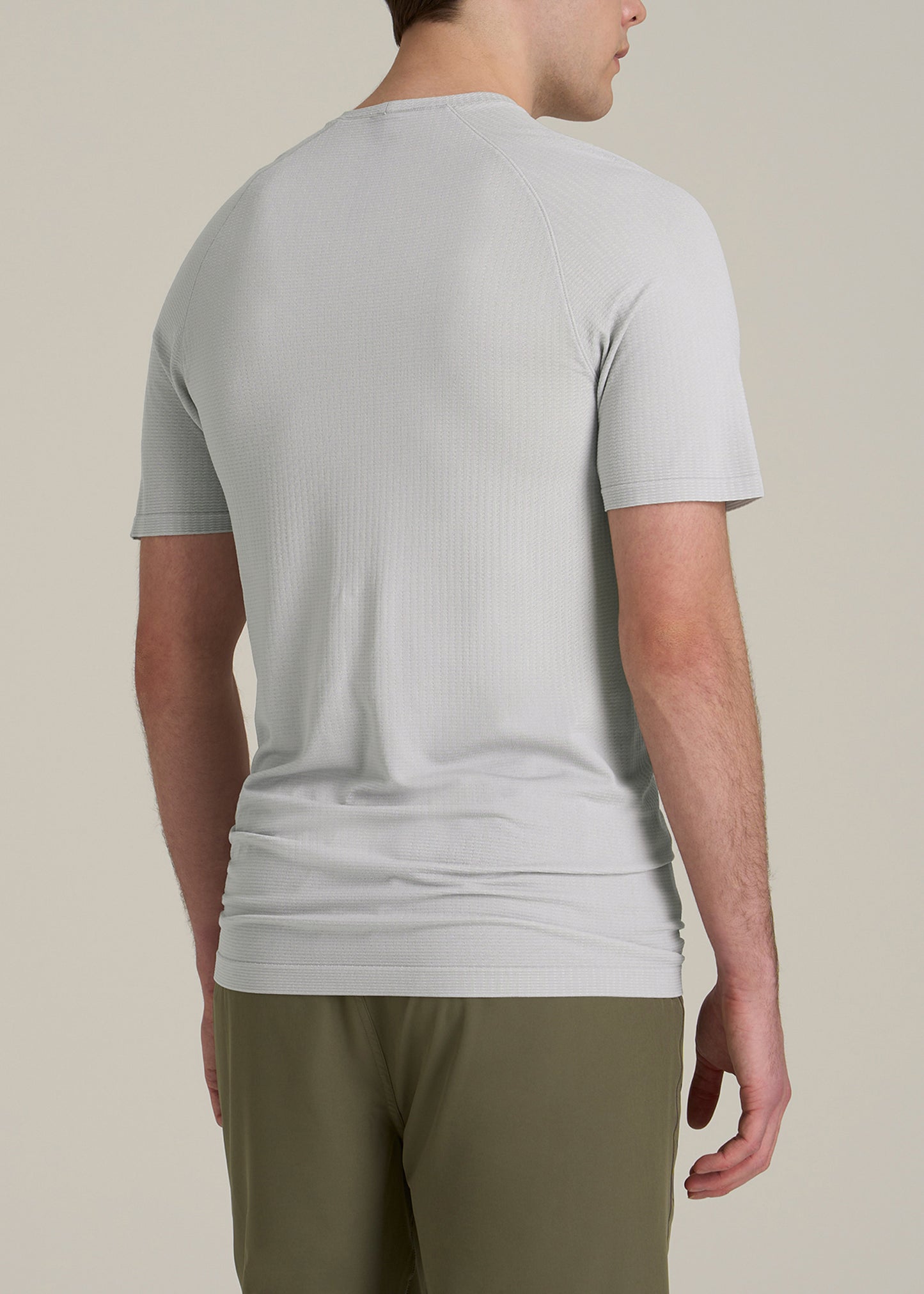 Vented Training Top for Tall Men in Silver Drop