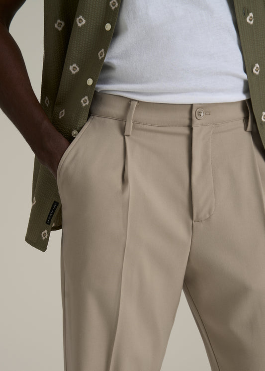 Tall Men's Relaxed Pleated Trouser in Light Khaki