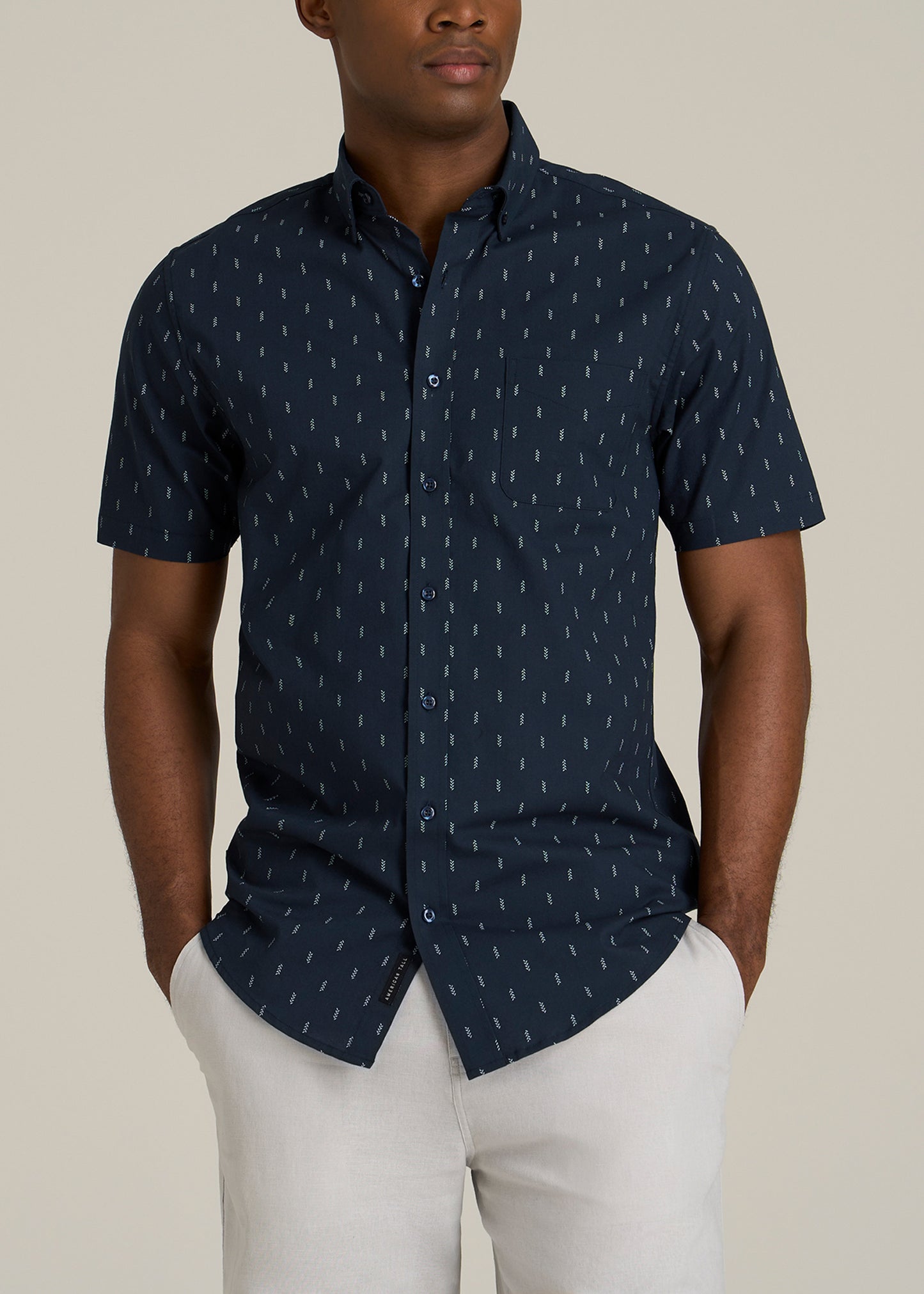 Short Sleeve Shirt for Tall Men in Navy Arrow Print