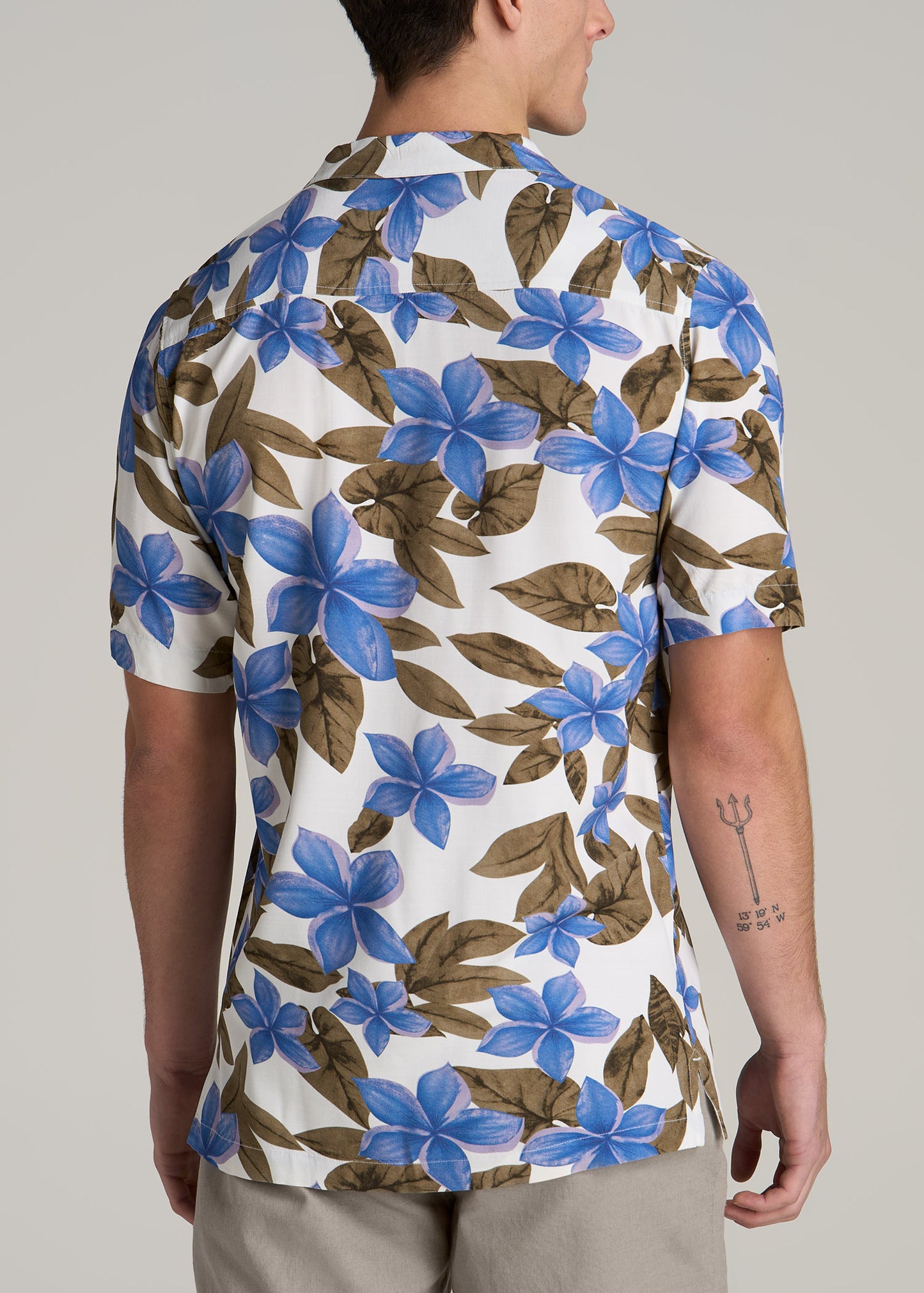 Short Sleeve Resort Shirt for Tall Men in Blue Tropical Print