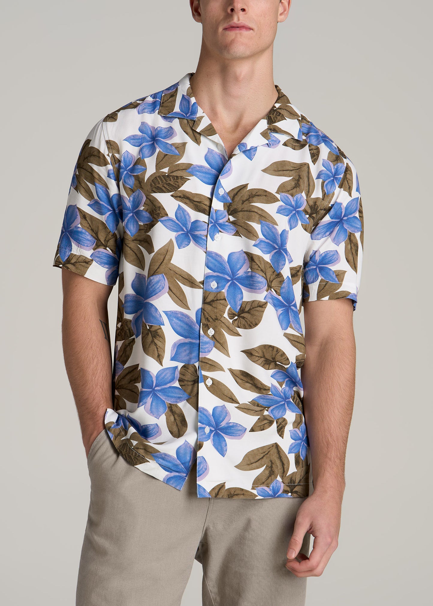 Short Sleeve Resort Shirt for Tall Men in Blue Tropical Print