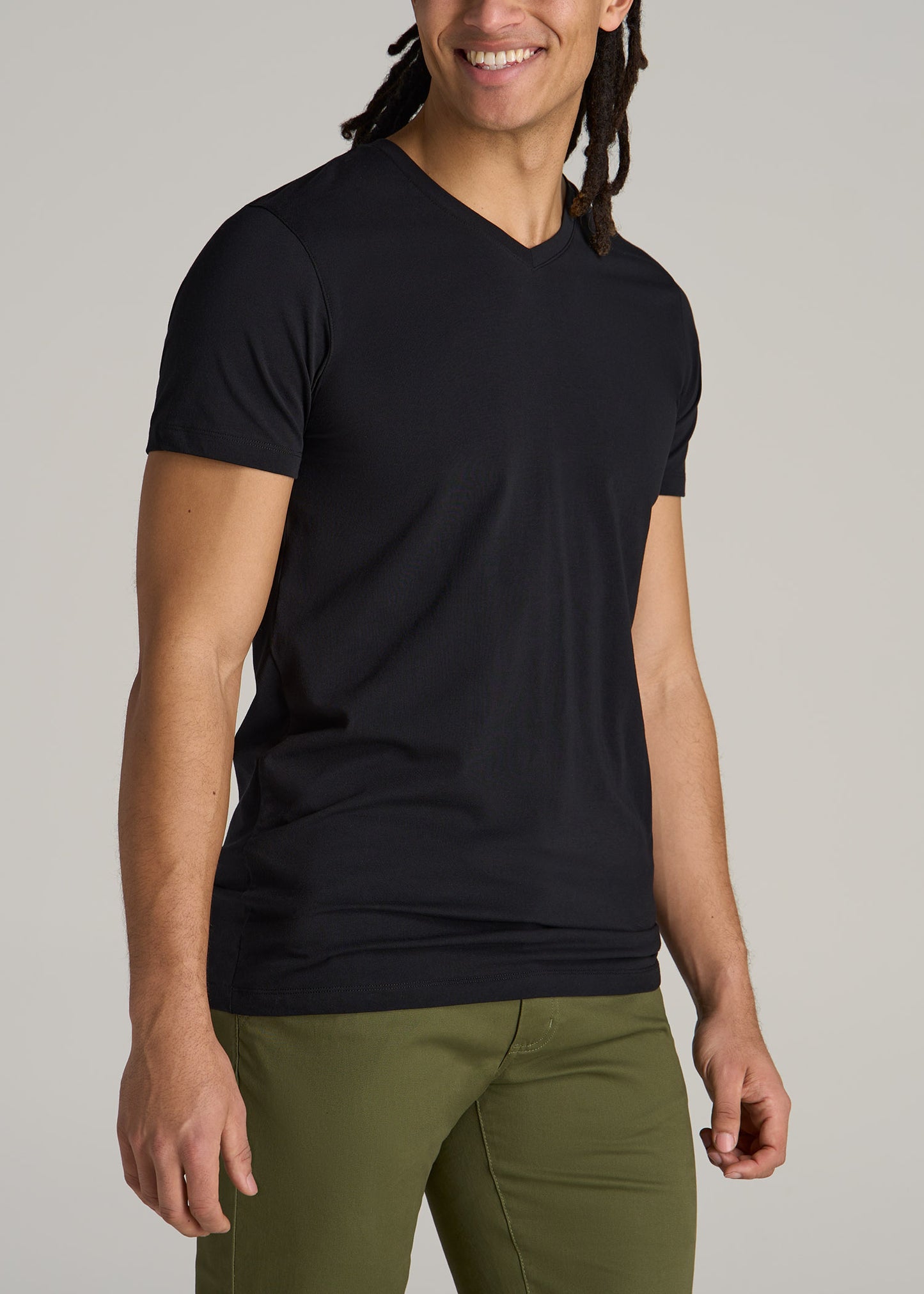 The Essential MODERN-FIT V-Neck Tee for Tall Men in Black