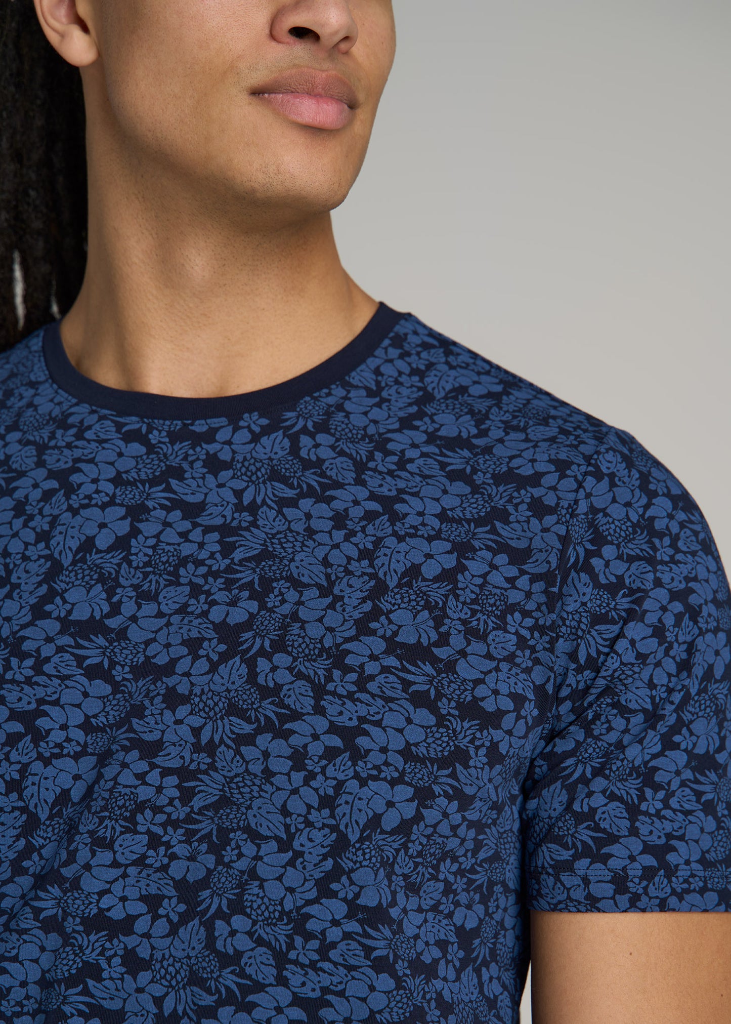 Stretch Pima Cotton Printed Tee for Tall Men in Blue Hibiscus