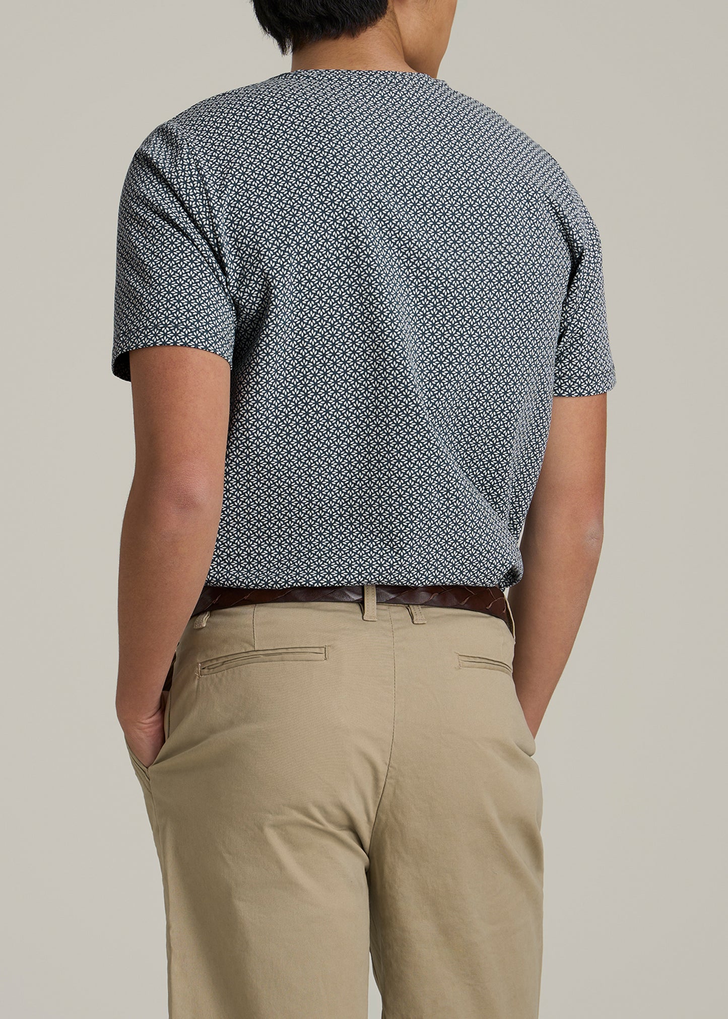 Stretch Pima Cotton Printed Tee for Tall Men in Grey and Blue Geometric