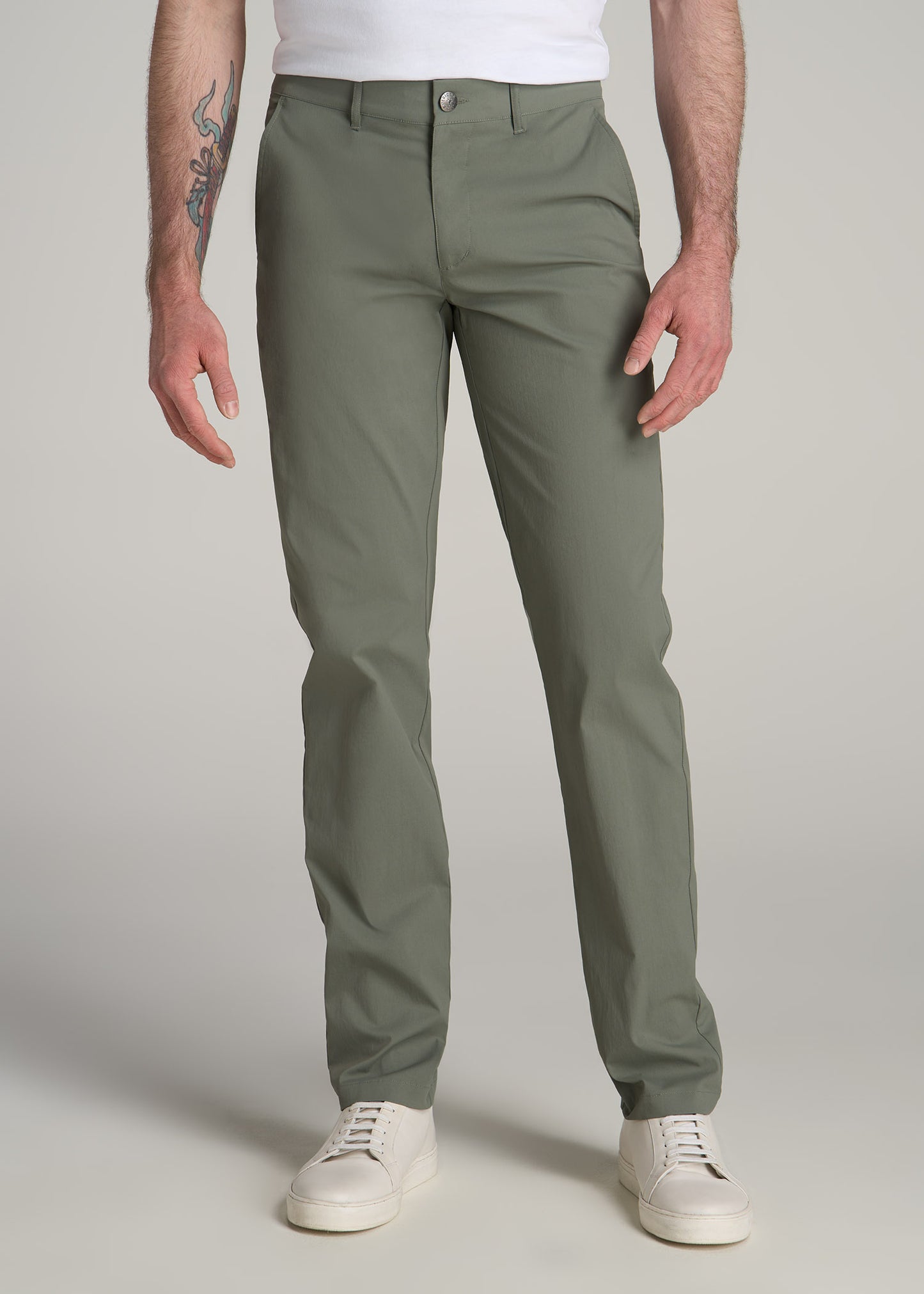 TAPERED FIT Traveler Chino Pants for Tall Men in Wreath Green