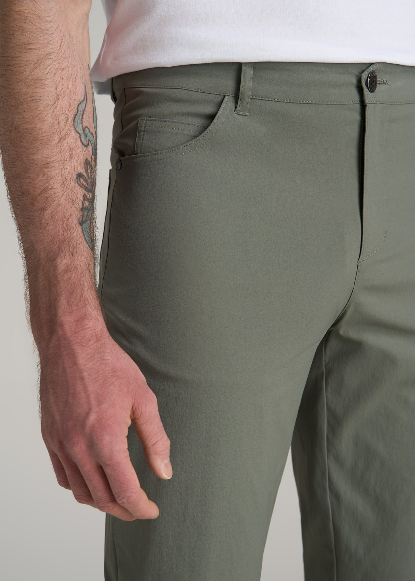 TAPERED-FIT Traveler Pants for Tall Men in Wreath Green