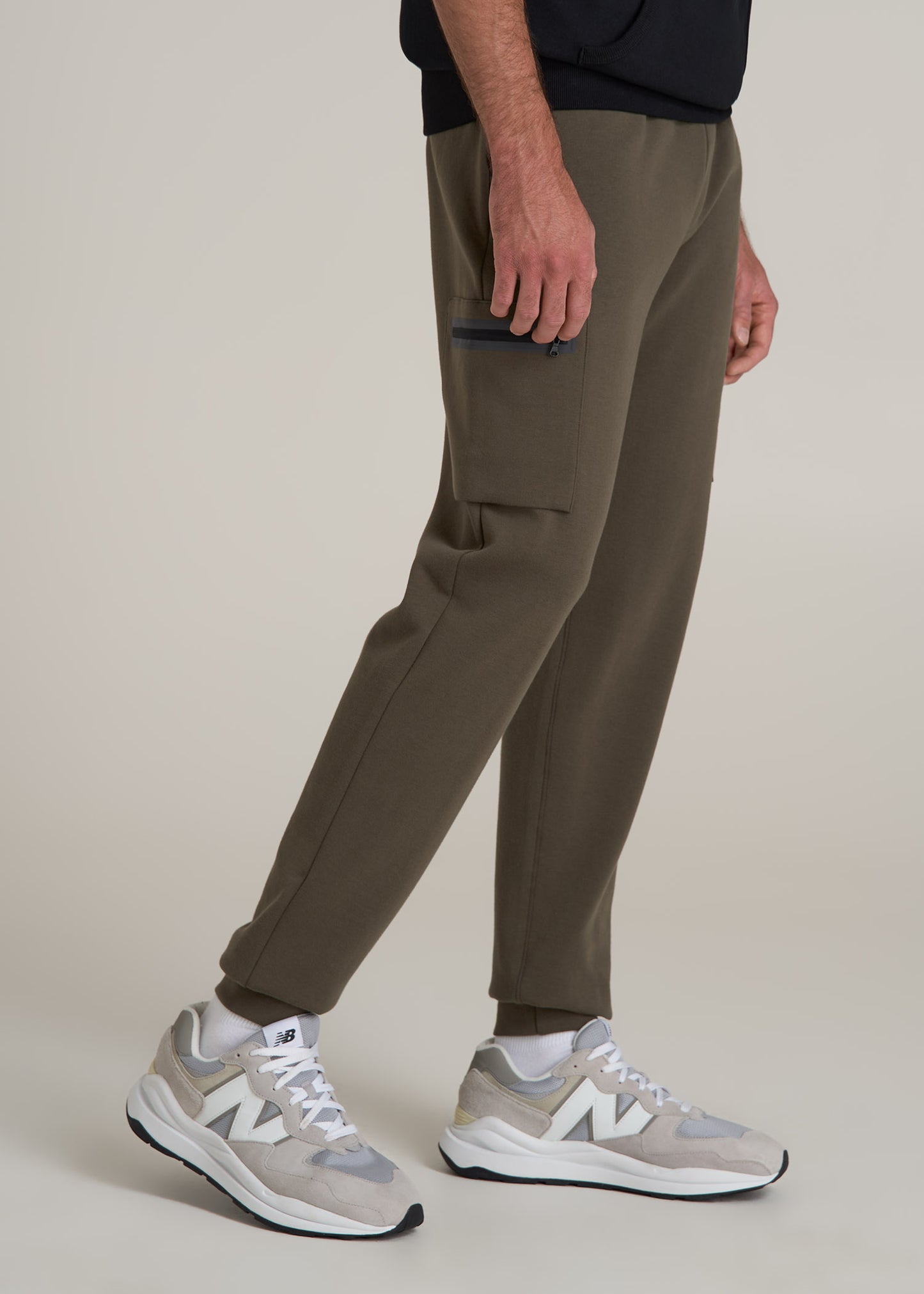 Utility Fleece Cargo Joggers for Tall Men in Camo Green