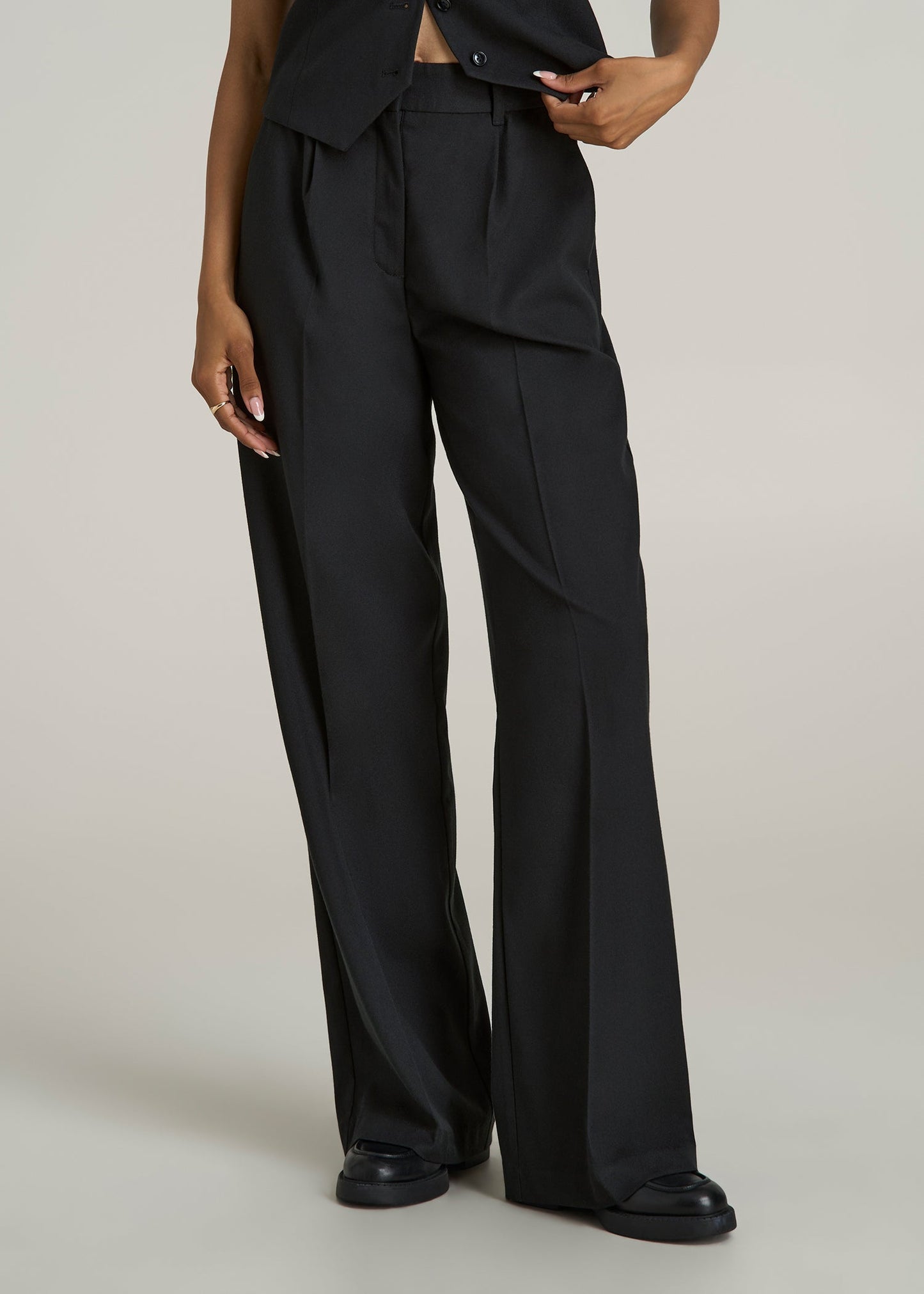 High-Rise Wide-Leg Pleated Dress Pants for Tall Women in Black