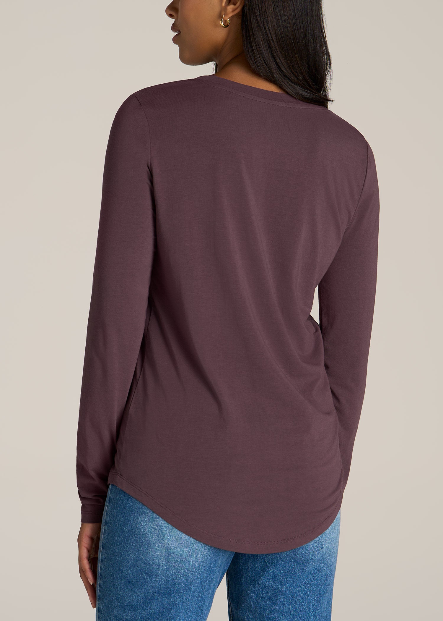 American-Tall-Women-Long-sleeve-scoop-v-neck-tee-merlot-back