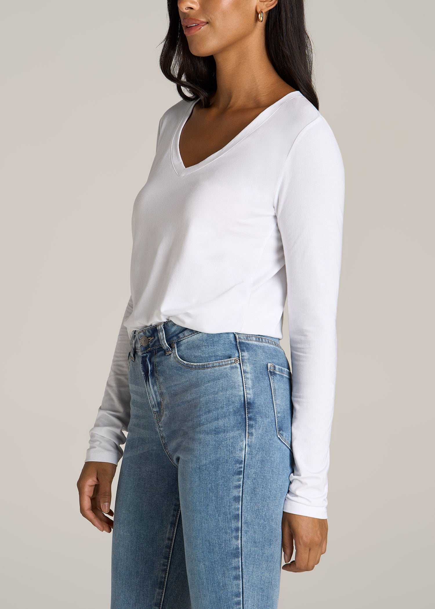 American-Tall-Women-Long-sleeve-scoop-v-neck-tee-white-side