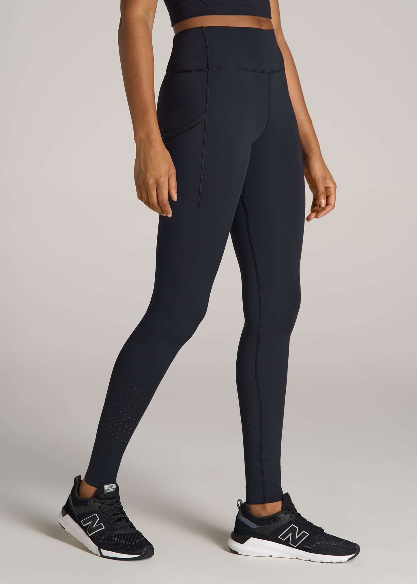 American-Tall-Women-Mid-Rise-Run-Legging-Black-side