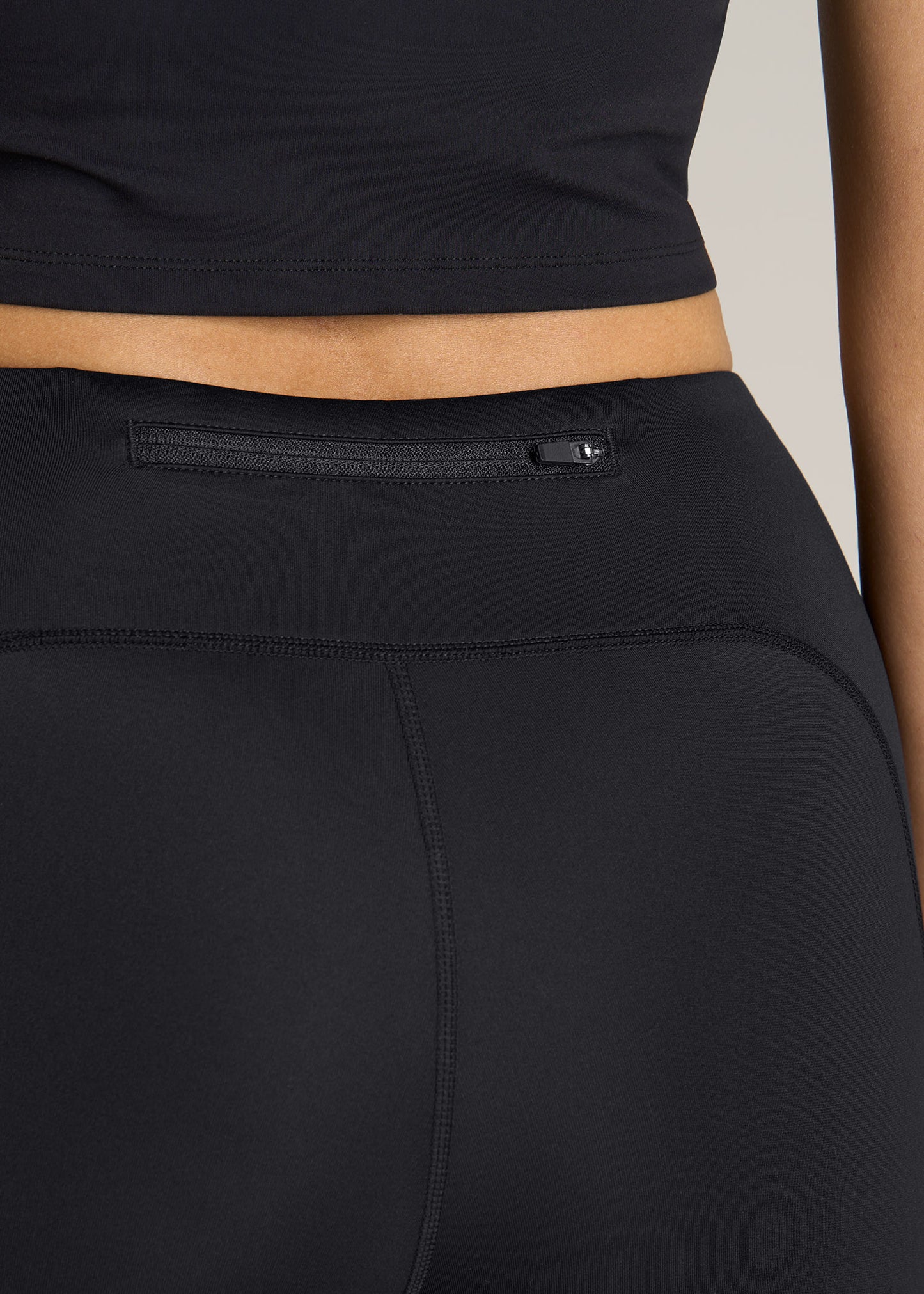 American-Tall-Women-Performance-Pocket-Leggings-Black-detail