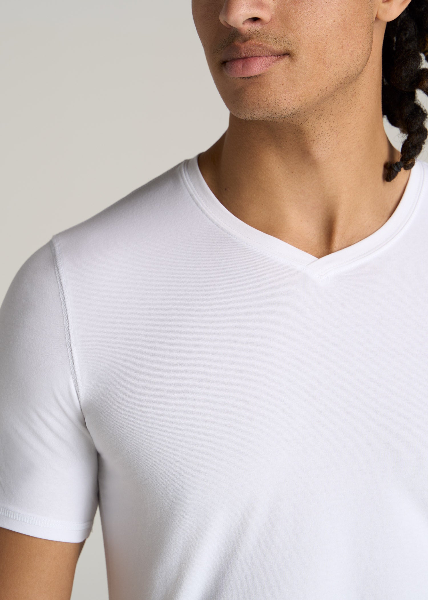    American-Tall-Men-Essential-SLIM-FIT-V-Neck-Tees-White-detail