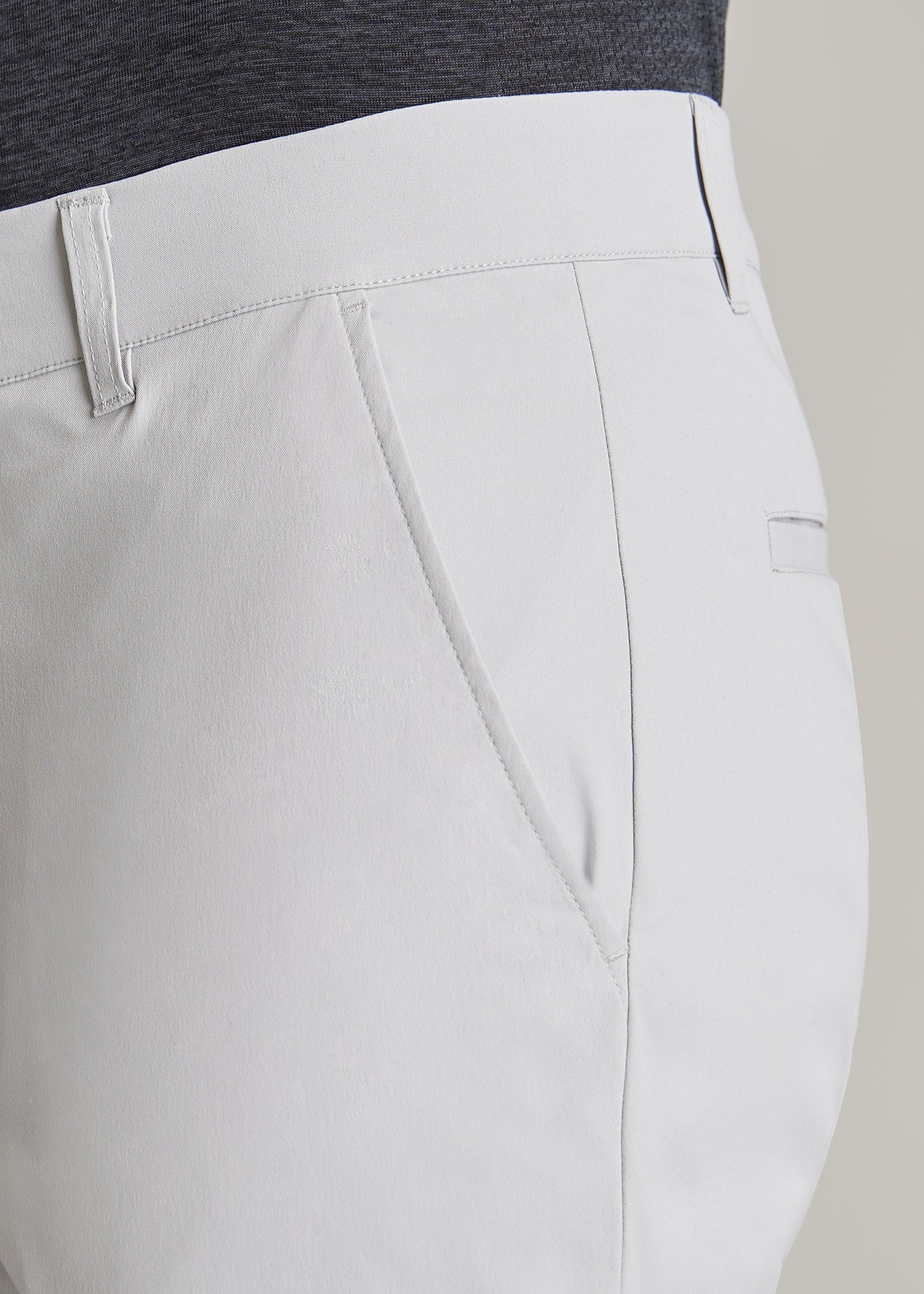    American-Tall-Men-Traveler-Chino-Shorts-LightGrey-detail