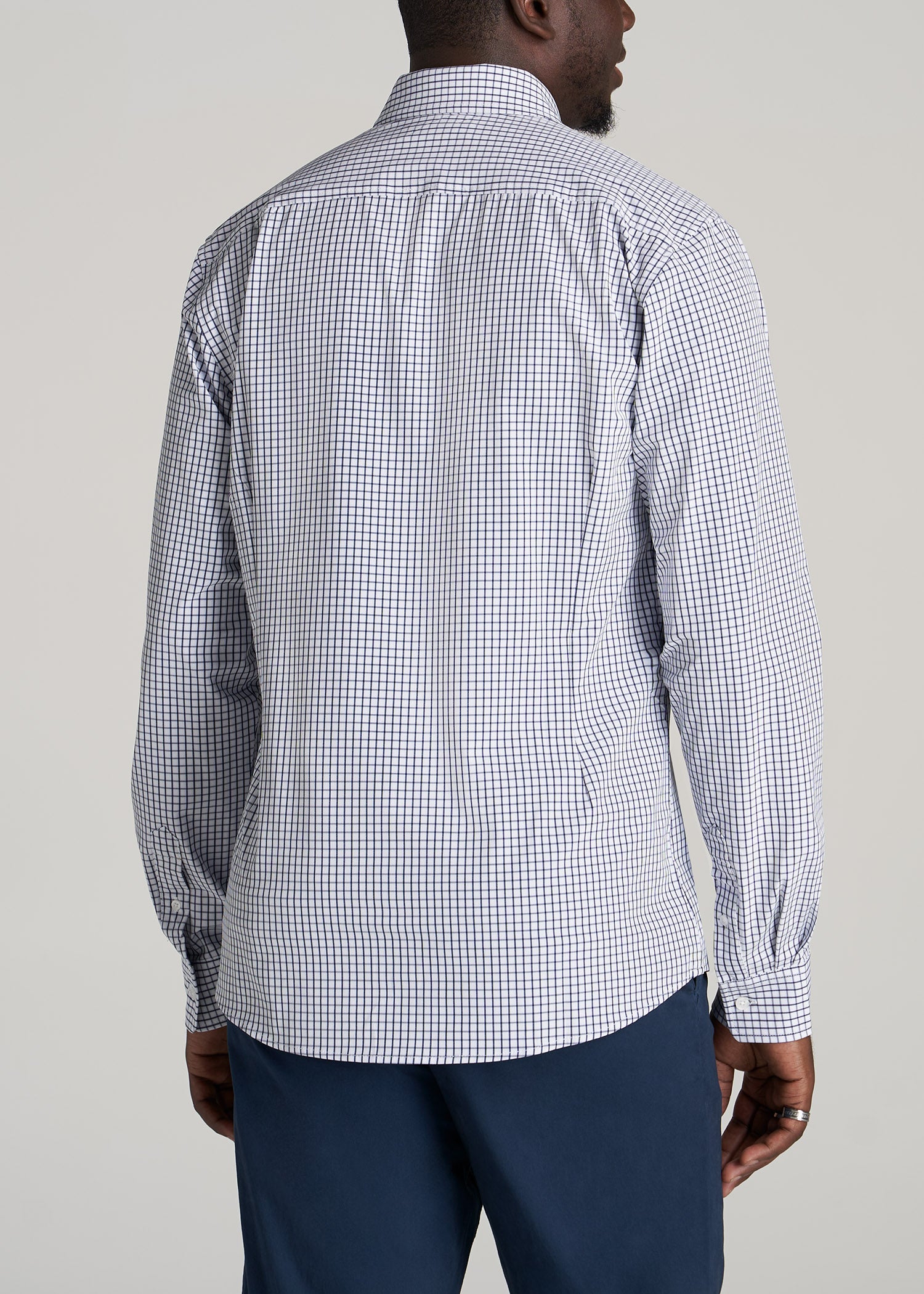    American-Tall-Men-Traveler-Stretch-Dress-Shirt-Navy-Grid-back