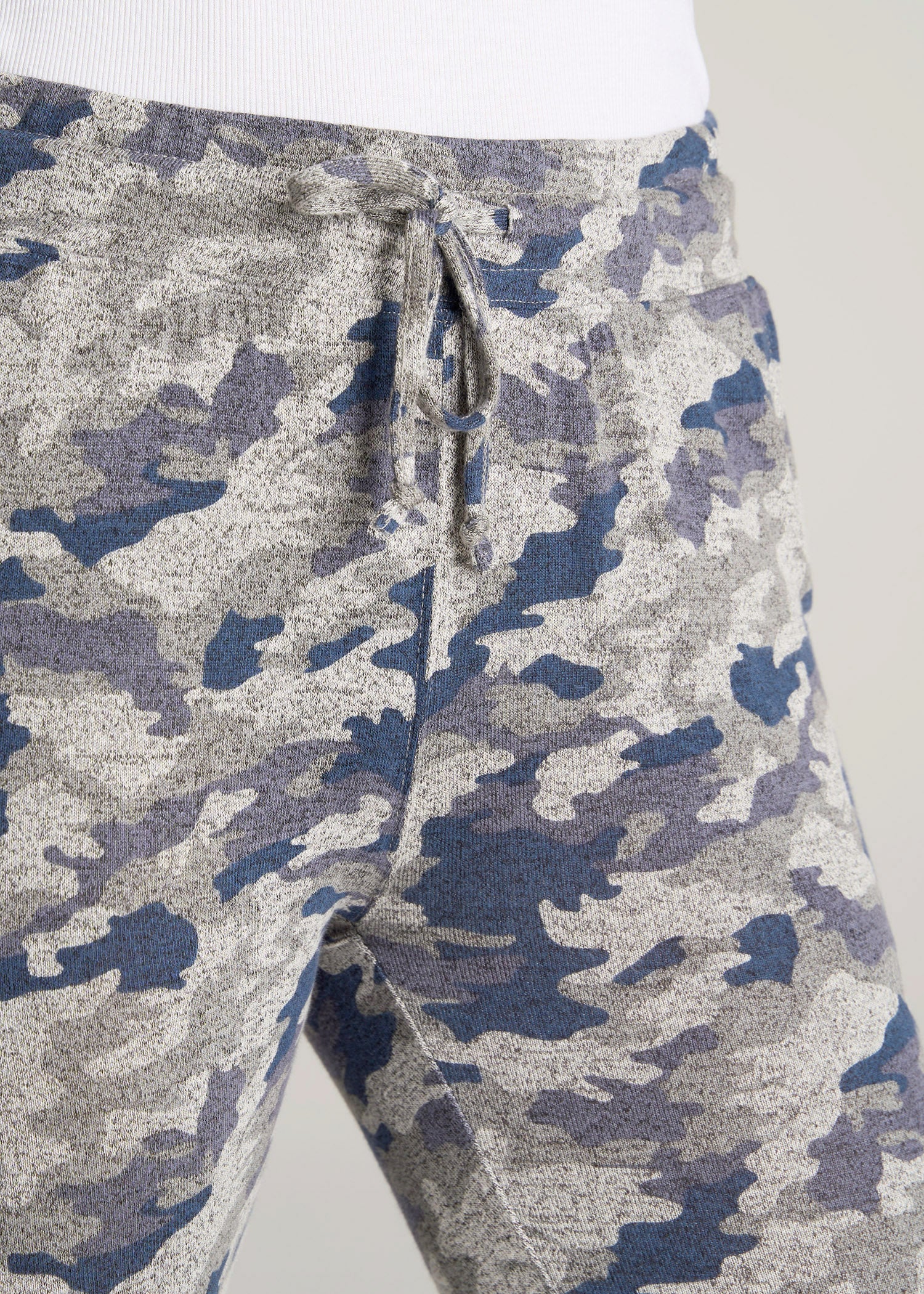    American-Tall-Women-Cozy-Lounge-Joggers-Camo-detail