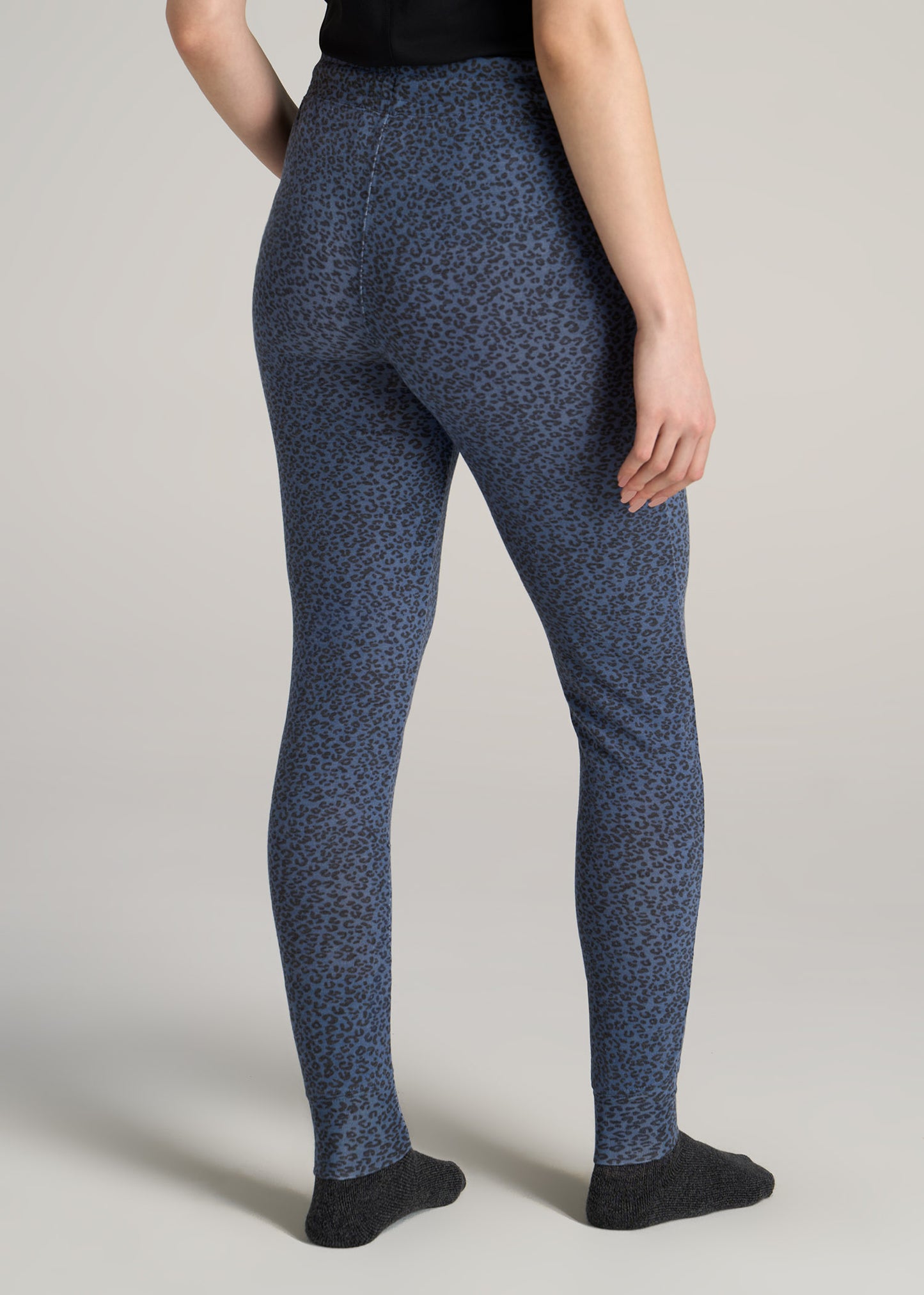 American-Tall-Women-Cozy-Lounge-Joggers-Tall-Leopard-Print-back