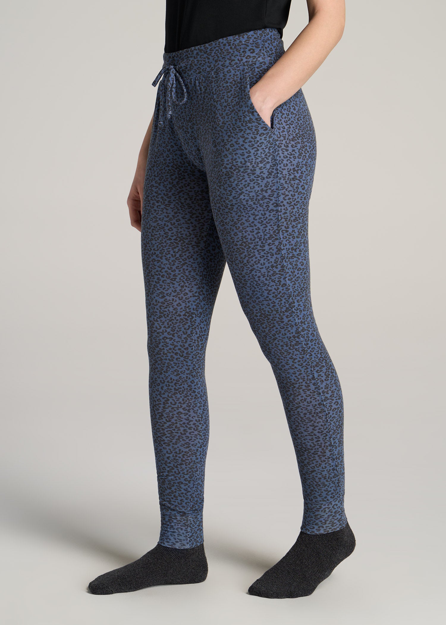 American-Tall-Women-Cozy-Lounge-Joggers-Tall-Leopard-Print-side